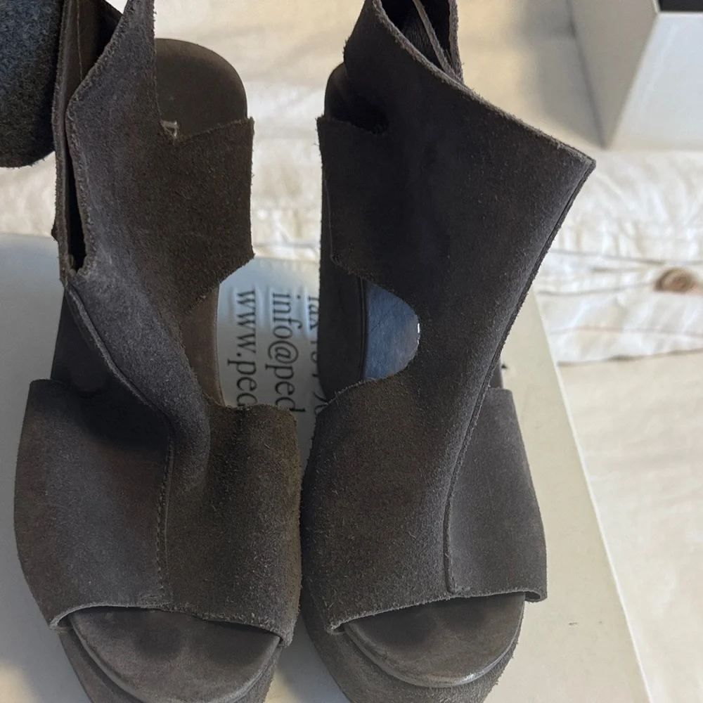 Pedro Garcia Charcoal Wedge Shoes - Picture 3 of 5